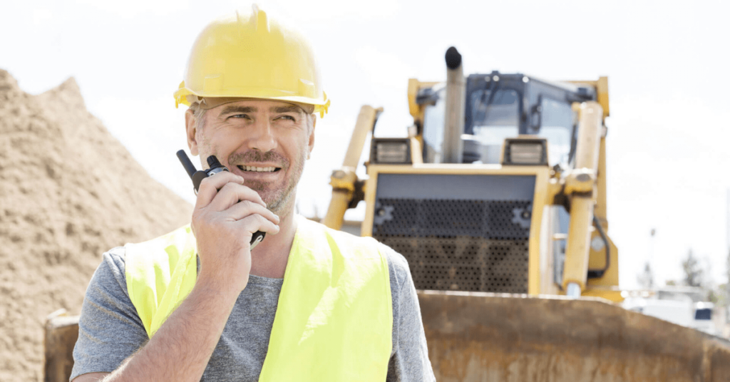 Como conversar com um rádio comunicador em área remota usando meu ramal de telefone